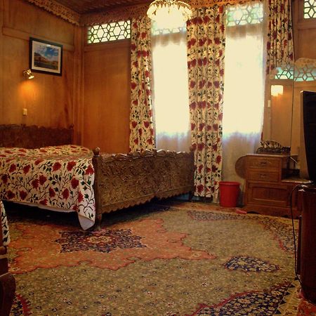 Morning Star Group Of Houseboats Hotel Srinagar  Bagian luar foto
