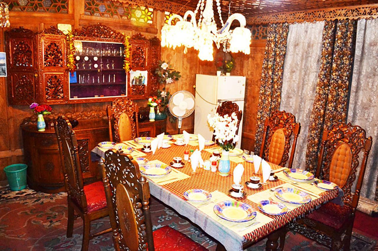 Morning Star Group Of Houseboats Hotel Srinagar  Bagian luar foto