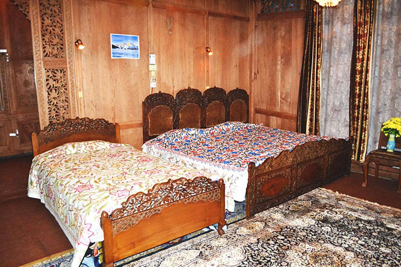 Morning Star Group Of Houseboats Hotel Srinagar  Bagian luar foto