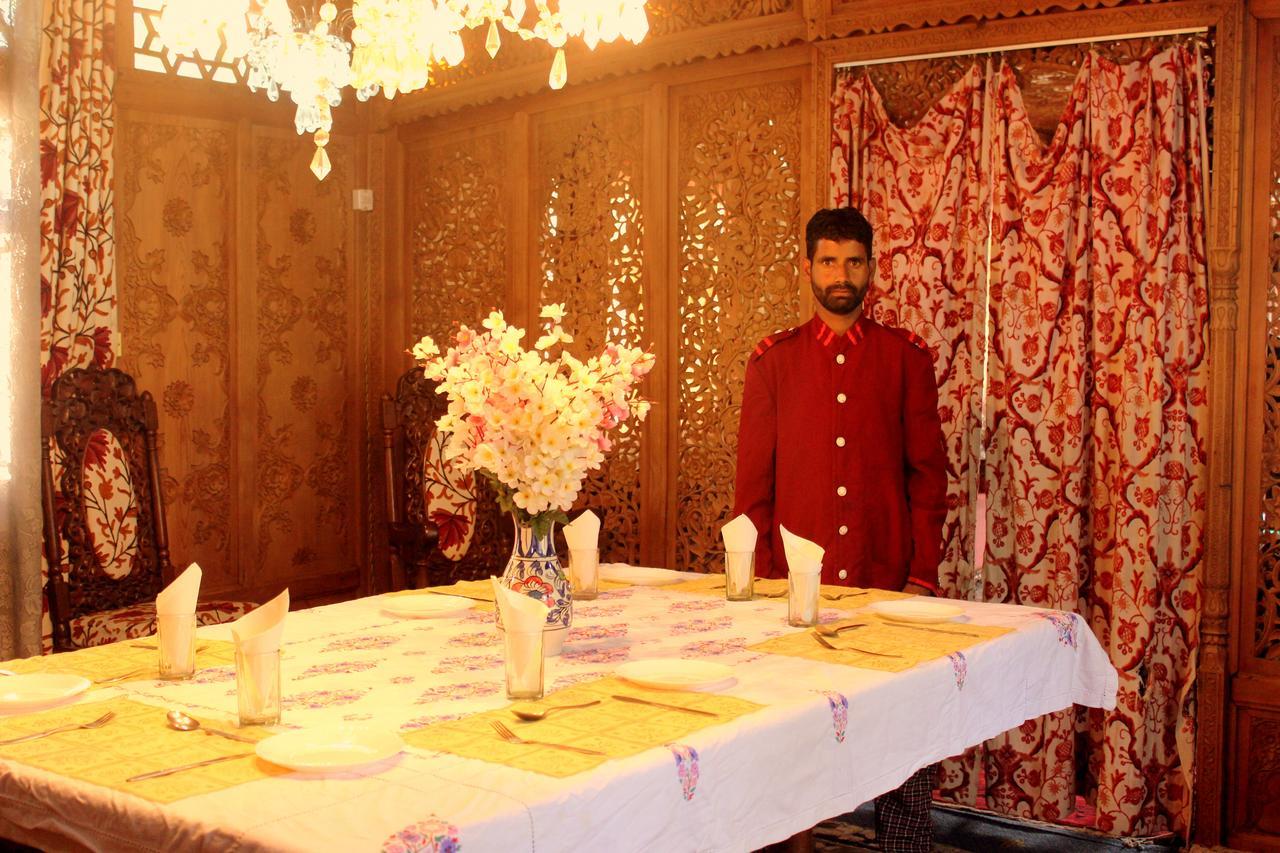 Morning Star Group Of Houseboats Hotel Srinagar  Bagian luar foto