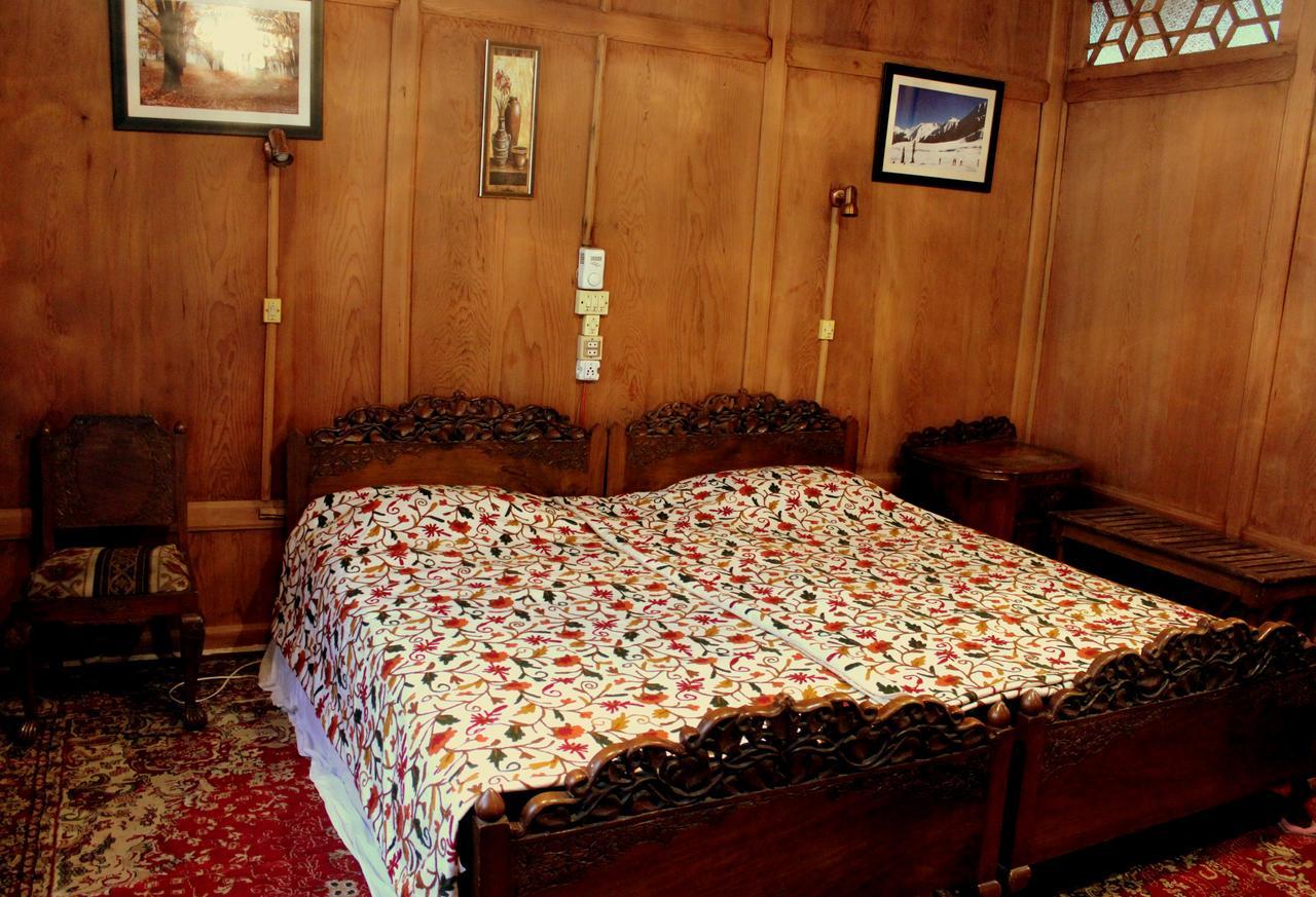 Morning Star Group Of Houseboats Hotel Srinagar  Bagian luar foto