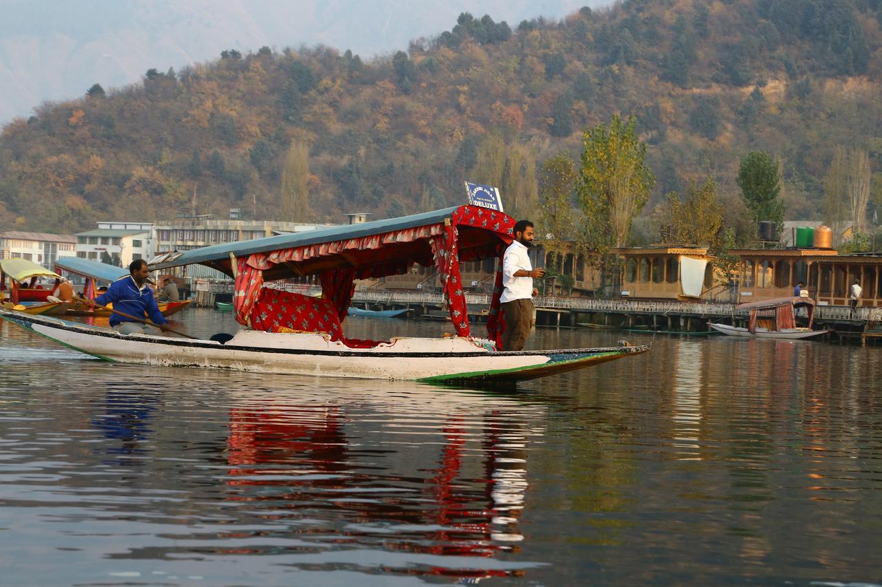 Morning Star Group Of Houseboats Hotel Srinagar  Bagian luar foto
